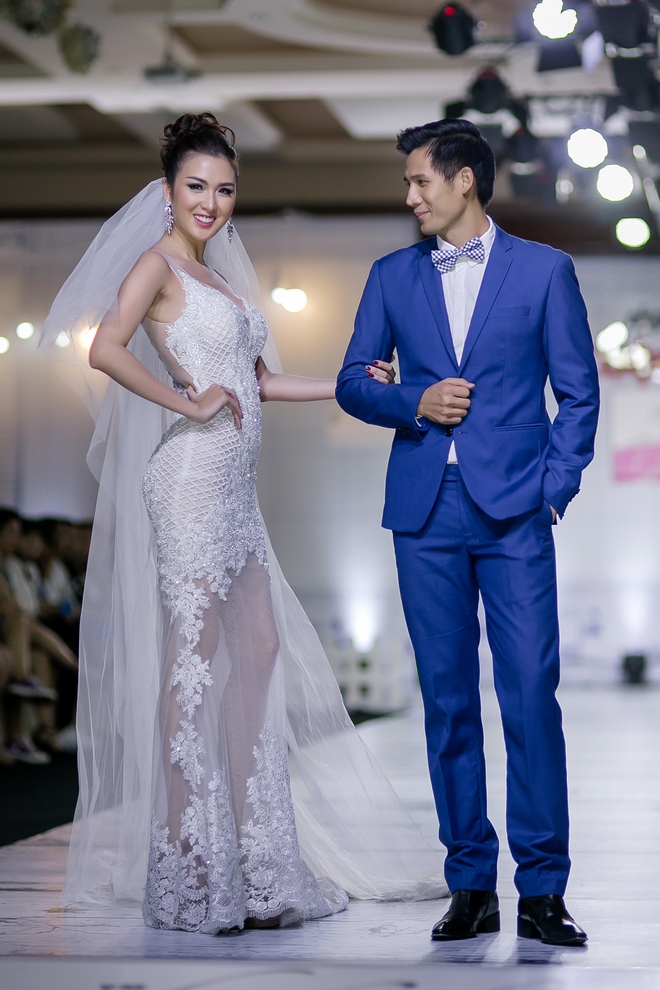 Á hậu Áo dài Diễm Châu lần đầu đưa con trai kháu khỉnh lên sàn catwalk - Ảnh 14.