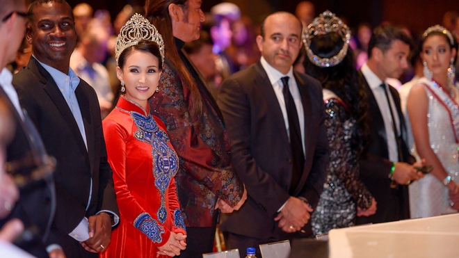 Hoa hậu Quý bà Sương Đặng trao lại vương miện cho người kế nhiệm - Ảnh 5.