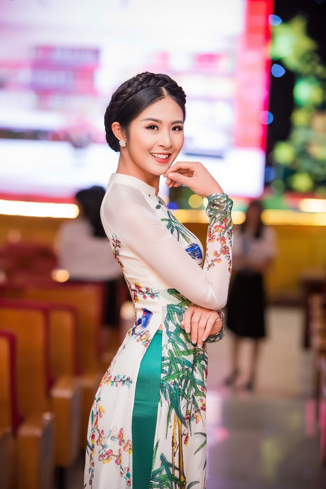 Hoa hậu Ngọc Hân xuất hiện chớp nhoáng tại sự kiện - Ảnh 2.