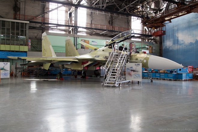 [ẢNH] Bên trong nhà máy chế tạo Su-30SM của Nga - Ảnh 18.