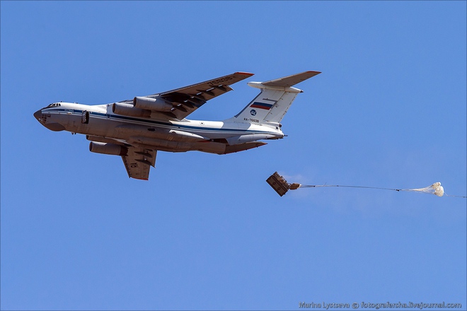 Máy bay ném bom Trung Quốc tranh tài gay cấn cùng chiến cơ Nga - Ảnh 11.
