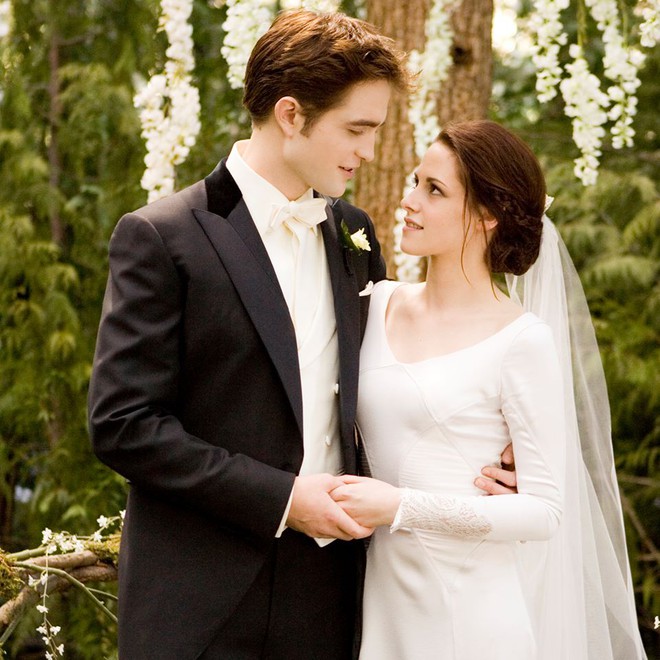 Robert Pattinson và hôn thê hoãn cưới vì Kristen Stewart? - Ảnh 1.