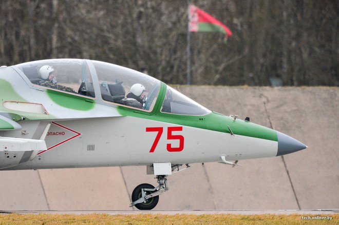 [ẢNH] Belarus nhận thêm số lượng lớn chiến đấu cơ Yak-130 từ Nga - Ảnh 8.