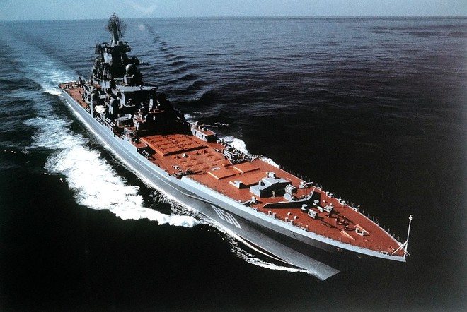 Những màn thị uy kích thước của các siêu chiến hạm - Ảnh 7.