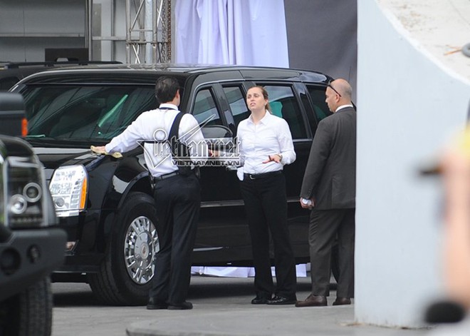 Nữ tài xế lái Cadillac One cho Tổng thống Obama ở HN - Ảnh 2.
