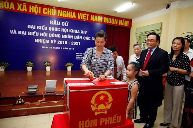 Chủ tịch nước Trần Đại Quang bỏ phiếu bầu cử QH và HĐND các cấp - Ảnh 3.