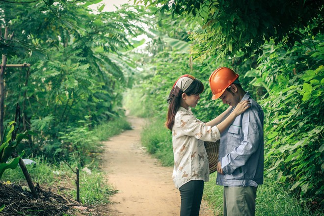 Có bao cặp đôi Việt dám làm như họ: Đi xin nón rách, nhặt dép ở bãi rác chụp ảnh cưới? - Ảnh 10.