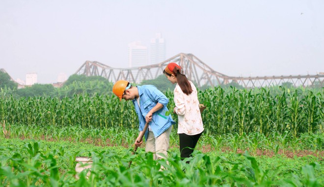 Có bao cặp đôi Việt dám làm như họ: Đi xin nón rách, nhặt dép ở bãi rác chụp ảnh cưới? - Ảnh 5.