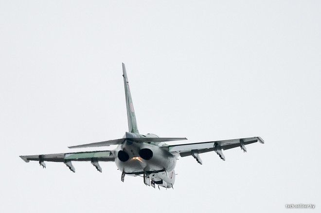 [ẢNH] Belarus nhận thêm số lượng lớn chiến đấu cơ Yak-130 từ Nga - Ảnh 13.