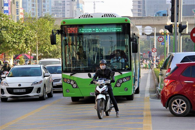 Đây là nguyên nhân khiến xe buýt nhanh không thể... đi nhanh ở Hà Nội - Ảnh 1.