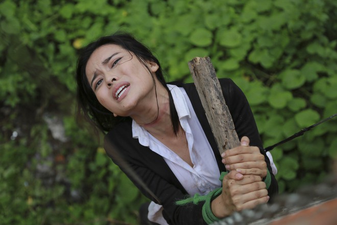 Cao Thái Hà bị tai nạn trên phim trường - Ảnh 5.