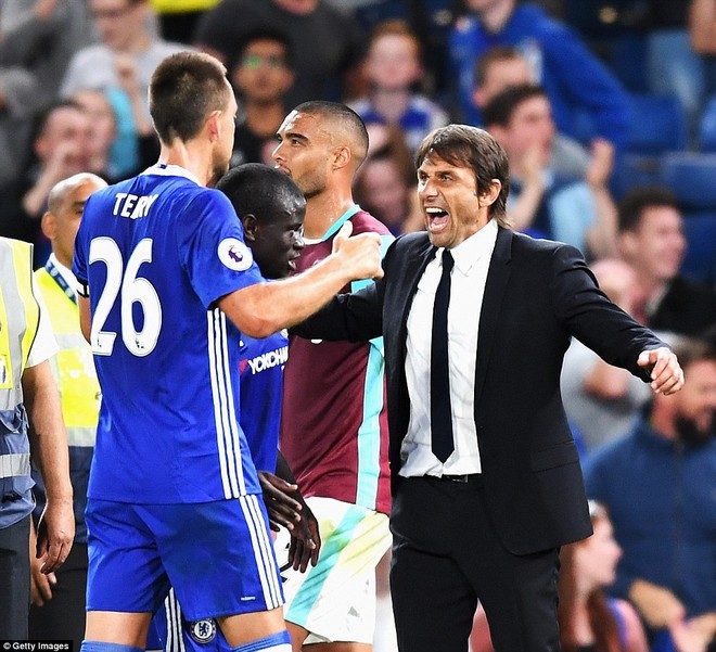 Conte phát cuồng, làm fan Chelsea choáng ngợp ở Stamford Bridge - Ảnh 16.