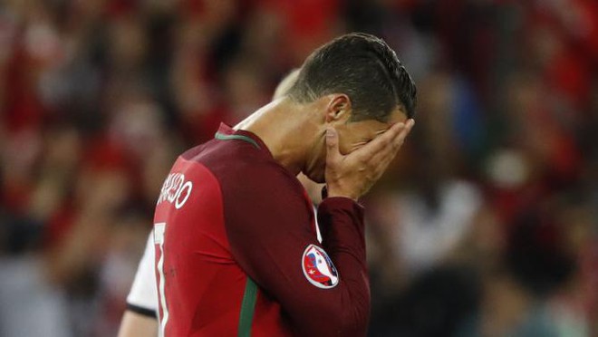 Ronaldo viết thư cầu khẩn đừng ai gọi mình là Penaldo - Ảnh 1.