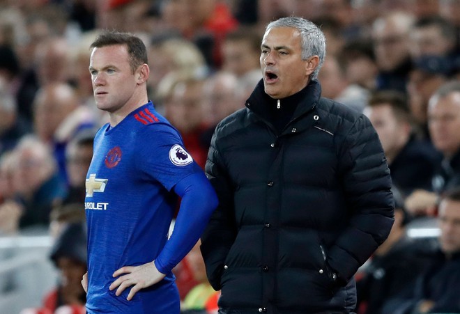 Liên tục bị đày ải, Rooney đòi Mourinho cho đá chính - Ảnh 1.