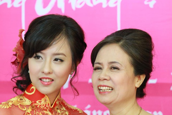 Chân dung mẹ ruột của người đẹp chuyển giới Hương Giang Idol - Ảnh 9.