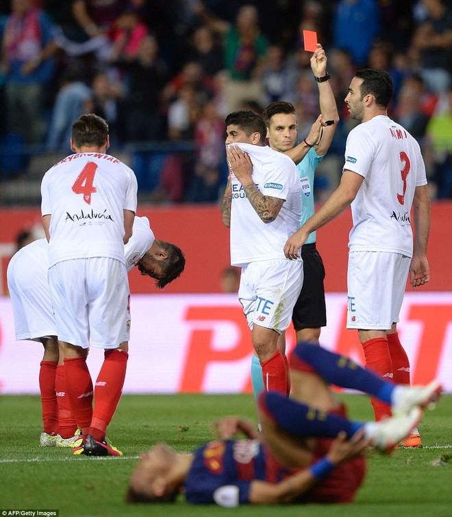 Messi tỏa sáng, Barca đoạt cúp Nhà vua trong trận cầu 3 thẻ đỏ - Ảnh 6.