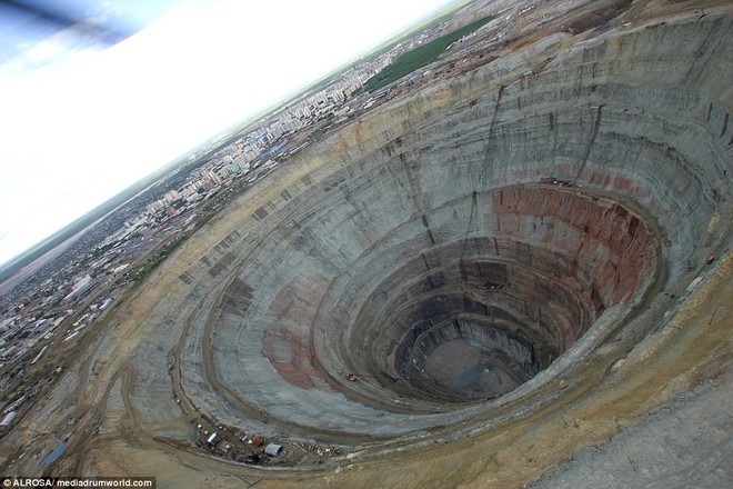 Mỏ kim cương đắt giá nhất thế giới có thể trở thành  cơn ác mộng - Ảnh 2.