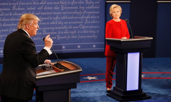 Toàn cảnh cuộc đối đầu gay cấn giữa Donald Trump-Hillary Clinton - Ảnh 16.