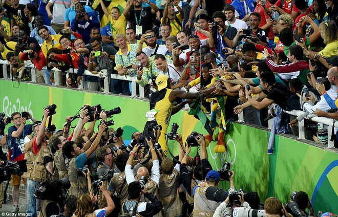 Usain Bolt làm nên lịch sử với tấm HCV 100m tại Olympic Rio - Ảnh 11.