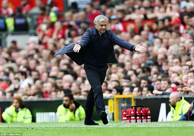 Mourinho sai lầm, Quỷ đỏ bất lực, Old Trafford thất thủ - Ảnh 18.