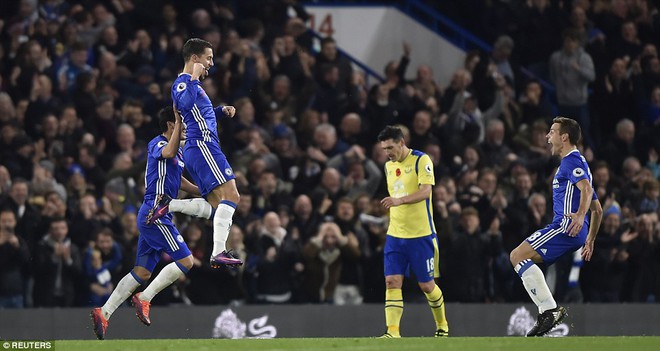 Thắng hủy diệt, Chelsea ẵm gọn ngôi đầu Premier League - Ảnh 9.