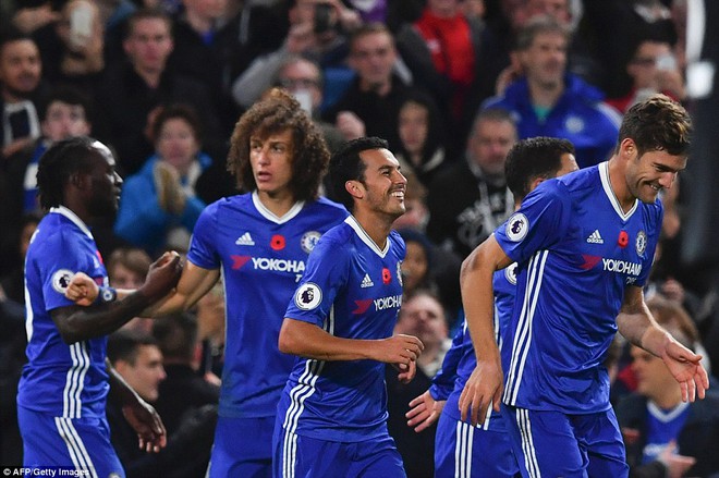 Thắng hủy diệt, Chelsea ẵm gọn ngôi đầu Premier League - Ảnh 12.