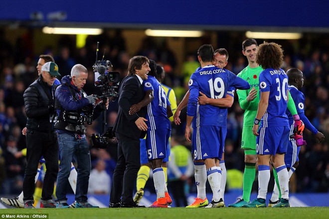 Thắng hủy diệt, Chelsea ẵm gọn ngôi đầu Premier League - Ảnh 16.
