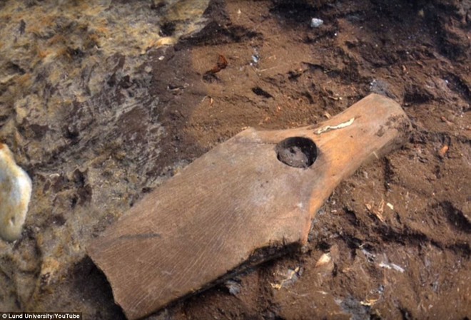 Thợ lặn phát hiện điều kỳ lạ 9.000 năm tuổi dưới đáy biển Thụy Điển - Ảnh 5.