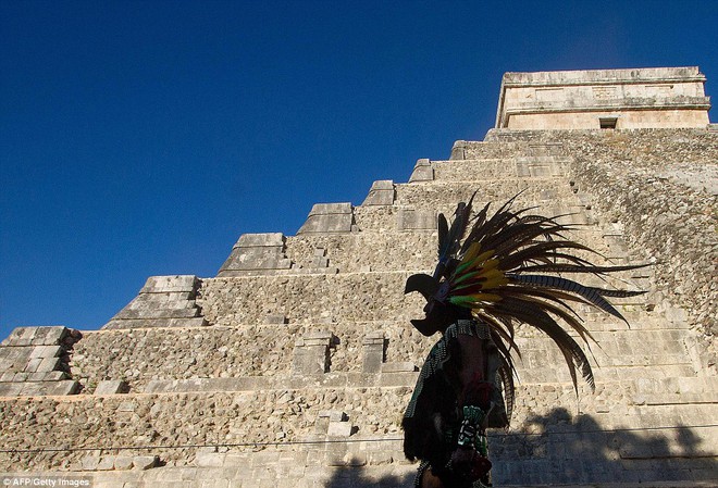 Phát hiện kim tự tháp ngầm bên trong một kim tự tháp khổng lồ của người Maya - Ảnh 1.