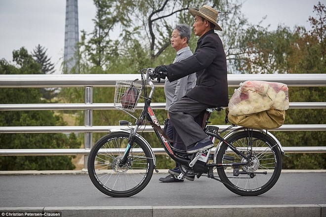 Một Triều Tiên hoàn toàn khác biệt với xe sang, quần áo hàng hiệu khiến thế giới bất ngờ - Ảnh 10.