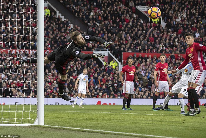 Man United thắng đậm, nhưng Mourinho còn đó một rừng nỗi lo - Ảnh 11.