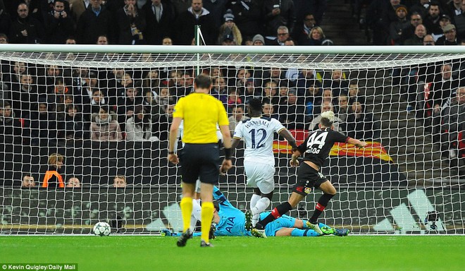 Real nhận kết quả khó tin trước Legia Warszawa, Tottenham lâm nguy tại Champions League - Ảnh 5.