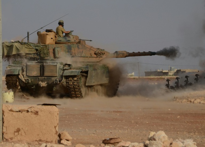 24h qua ảnh: Xe tăng Thổ Nhĩ Kỳ nã pháo như mưa vào lính IS ở Syria - Ảnh 3.