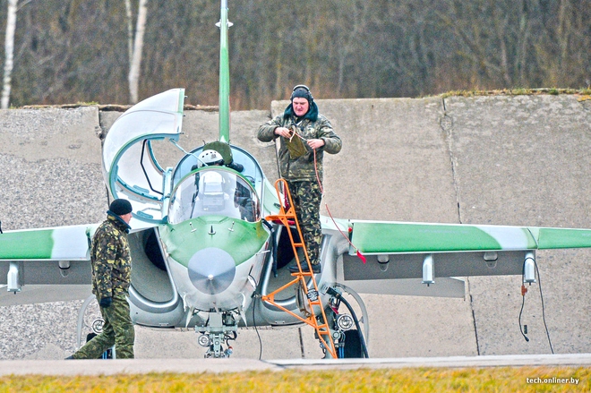 [ẢNH] Belarus nhận thêm số lượng lớn chiến đấu cơ Yak-130 từ Nga - Ảnh 6.