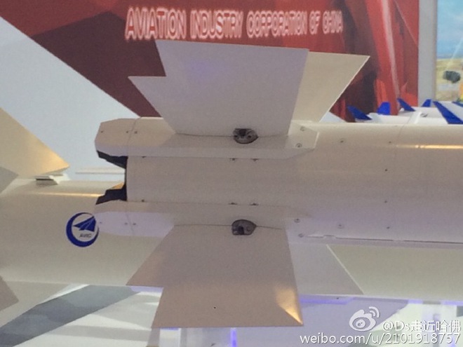 Trung Quốc trưng bày mẫu tên lửa không đối không hiện đại nhất - Ảnh 3.