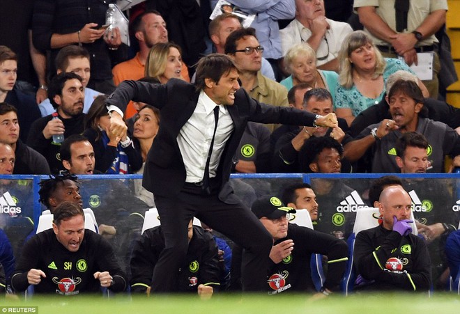 Conte phát cuồng, làm fan Chelsea choáng ngợp ở Stamford Bridge - Ảnh 8.