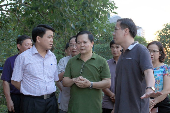 Chủ tịch Chung trực tiếp chỉ đạo xử lý vụ cá chết trắng Hồ Tây - Ảnh 1.