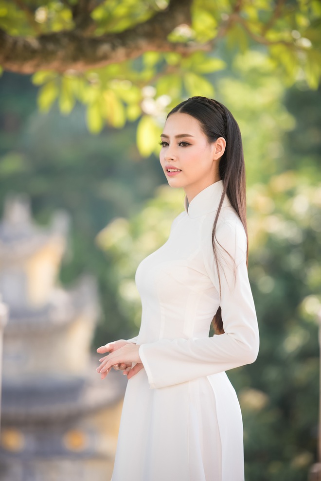 Vẻ đẹp mong manh của Hoa hậu Biển Thùy Trang - Ảnh 1.