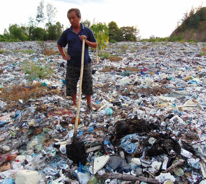 Cận cảnh bãi rác ở Thiên Cầm - nơi chứa rác thải của Formosa - Ảnh 6.
