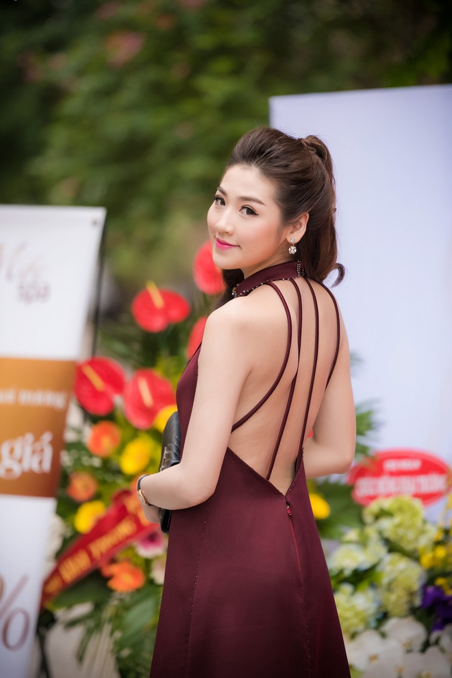 Ngọc Hân kín đáo, Tú Anh hở lưng vô cùng sexy - Ảnh 6.