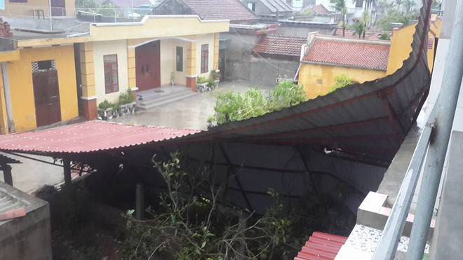 Cảnh tượng tan hoang tại Nam Định sau khi bão số 1 càn quét - Ảnh 9.