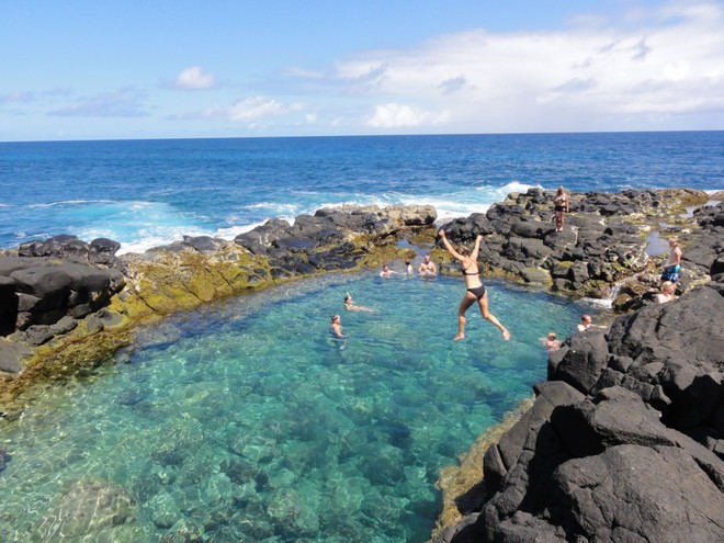 Sự nguy hiểm chết người của hồ bơi tự nhiên đẹp nhất Hawaii! - Ảnh 4.