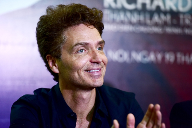 Ở tuổi 53, ca sĩ Richard Marx vẫn thu hút sự chú ý bởi vẻ ngoài phong độ - Ảnh 6.