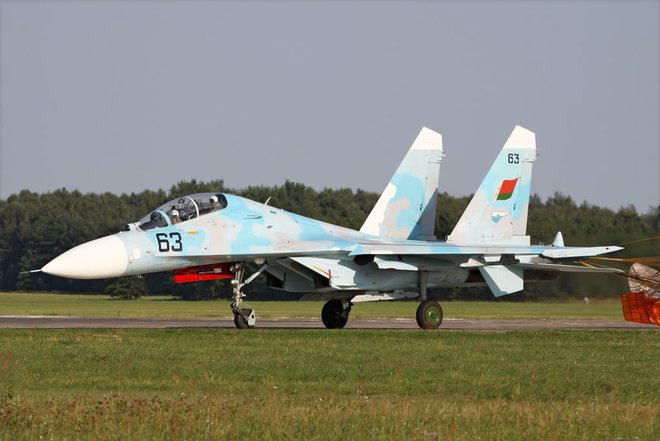 Mỏ vàng tiêm kích Su-27 đang chờ những nước nghèo tới khai thác - Ảnh 1.