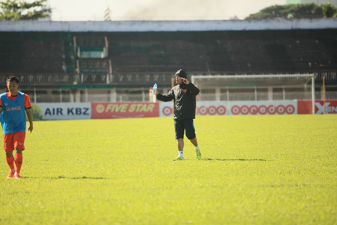 ĐT Việt Nam bị củ hành trong buổi tập thứ 2 trên đất Myanmar - Ảnh 9.