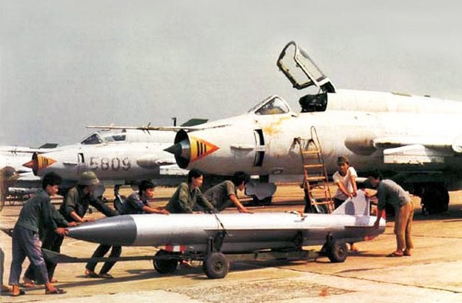 Việt Nam mua bao nhiêu Su-34 để thay thế Su-22? - Ảnh 4.