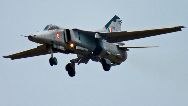 Ukraine thanh lý MiG-27, Việt Nam có nên mua để thay thế Su-22? - Ảnh 2.