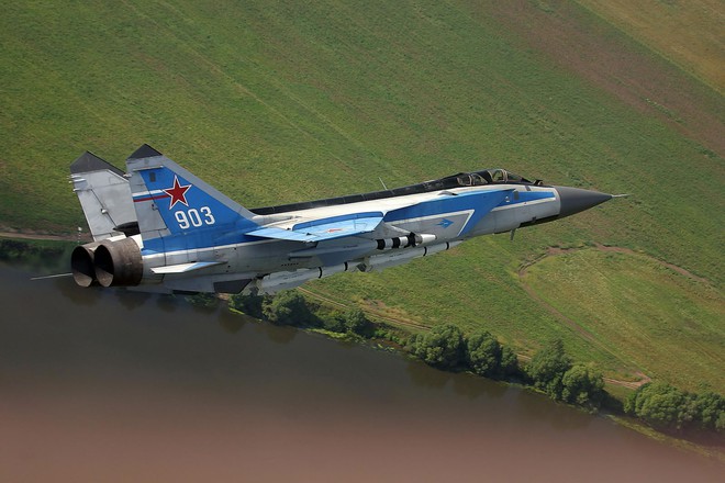 Niềm tự hào của không quân: Có MiG-31, kẻ địch khiếp sợ! - Ảnh 2.