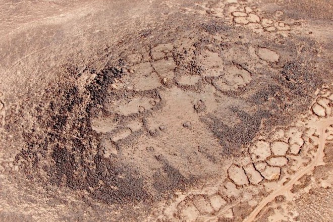 Dấu vết của nền văn minh 6000 năm tuổi bất ngờ nằm giữa sa mạc - Ảnh 5.