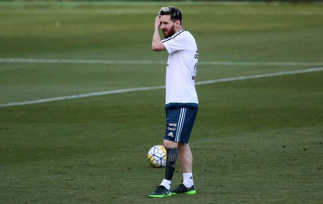 Trở về khoác áo ĐTQG, Messi khoe hình xăm khủng cực khó hiểu - Ảnh 6.
